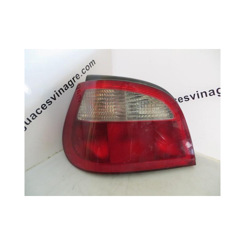 Recambio de piloto trasero izq. : renault megane : 1.9 td /f9q q7 [2001] para renault megane 1.9 td /f9q q7 referencia OEM IAM B