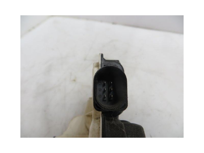 Recambio de cerradura pta. tras. dch. : skoda fabia : 1.6 td-cay (75cv) [2011] para skoda fabia 1.6 td-cay    referencia OEM IAM