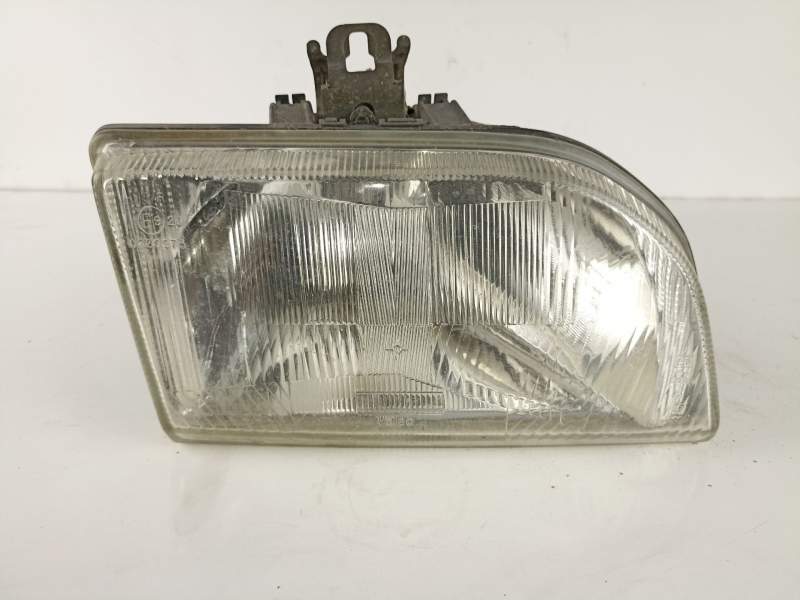 Recambio de faro derecho para ford courier 1.3 g referencia OEM IAM 6192993  