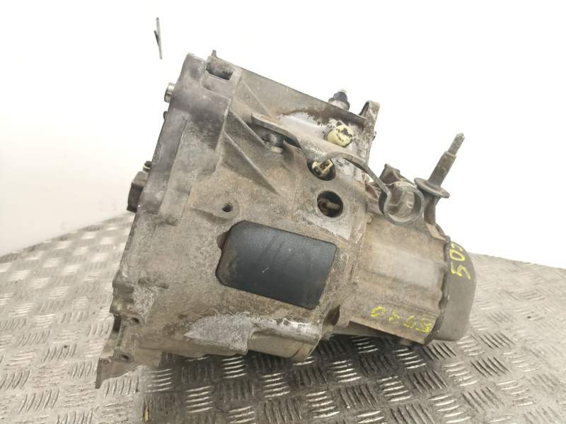 Recambio de caja cambios 5v diesel para peugeot 205 1.8 d referencia OEM IAM 20CM61  