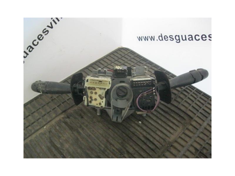 Recambio de mando luces y limpias : renault scenic : 1.9 d dci (f9q 732) 5p [2000] para renault scenic 1.9 d dci (f9q 732)   5p 