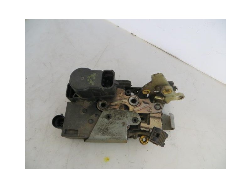 Recambio de cerradura pta. del. dch. : fiat brava : 1.9 jtd -182b9000(100,64cv) [2001] para fiat brava 1.9 jtd -182b9000 referen