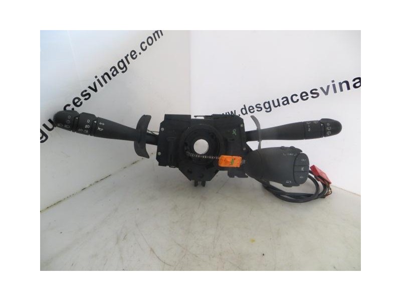Recambio de mando luces y limpias : renault clio : 1.9 td /f9q r7 (80cv) [2001] para renault clio 1.9 td /f9q r7 referencia OEM 