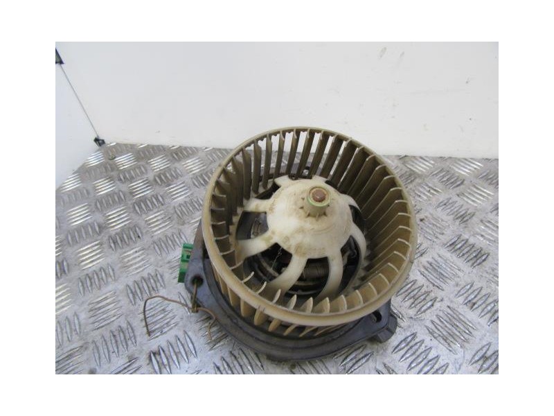 Recambio de motor calefaccion : iveco daily : 2.8 d 29l11 (106,05cv) [2001] para iveco daily 2.8 d 29l11 referencia OEM IAM CONR