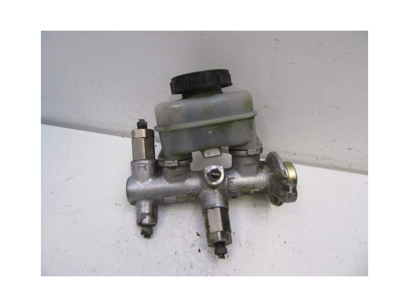 Recambio de bomba de freno para nissan sunny 1.6 g referencia OEM IAM 4601063C20  
