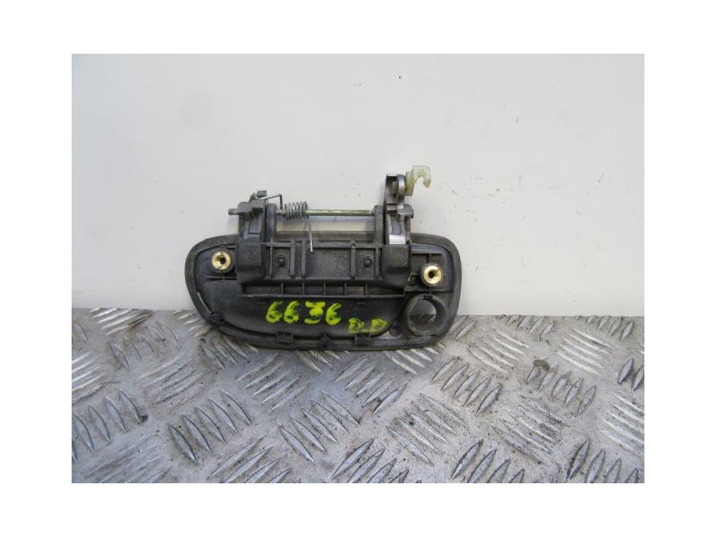 Recambio de manilla del. dcha. : hyundai accent : 1.5 td 3 cilindros (81,98cv) [2003] para hyundai accent 1.5 td 3 cilindros ref