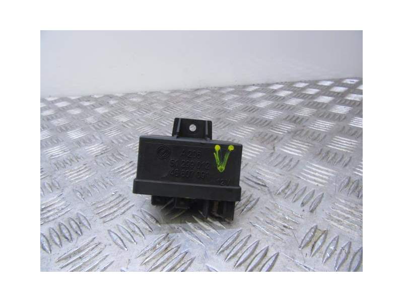Recambio de caja calentadores para fiat stilo 1.9 jtd referencia OEM IAM 51 299 012  