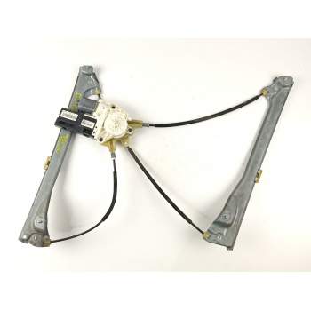 ELEVALUNAS DELANTERO DERECHO 807000002R 978408100 807300001R