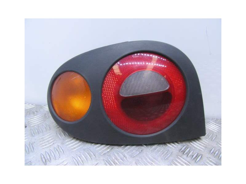 Recambio de piloto trasero izquierdo para renault megane i coach (da0/1_) 1.6 e (da0f) referencia OEM IAM   