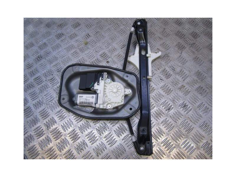 Recambio de elevalunas trasero derecho para volkswagen golf 2.0 tdi referencia OEM IAM 1K0 959 704 F  