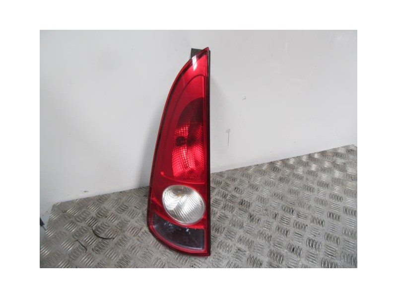 Recambio de piloto trasero izq. : renault espace : 3.0 dci automatica (176,75 cv) [2003] para renault espace 3.0 dci automatica 