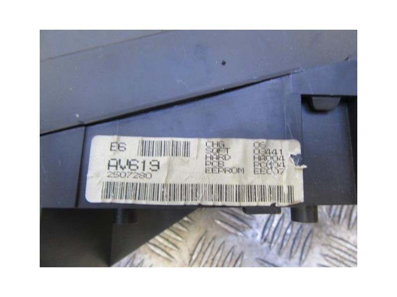 Recambio de cuadro instrumentos : nissan primera : 2.2 d (126,44cv) [2002] para nissan primera 2.2 d referencia OEM IAM AV619  