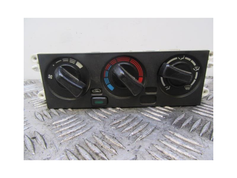 Recambio de mandos calefaccion : nissan almera : 1.3 g (87,01cv) [1999] para nissan almera 1.3 g referencia OEM IAM 8M17  