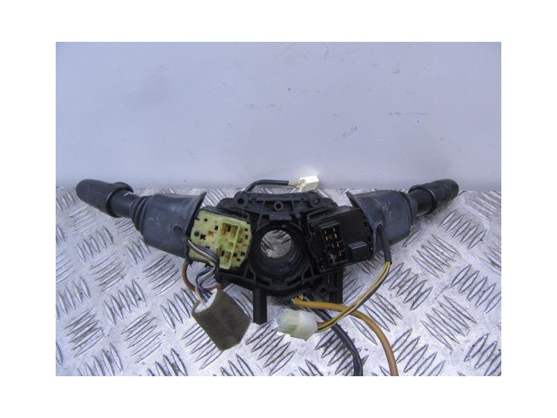 Recambio de mando luces y limpias : chevrolet nubira : 1.6 g (108,77cv) [2007] para chevrolet nubira 1.6 g referencia OEM IAM FN