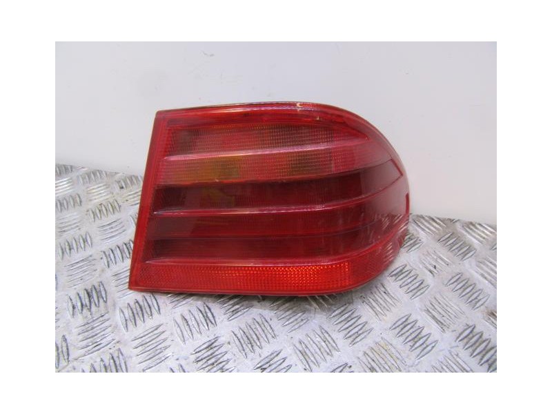 Recambio de piloto trasero dch. : m. benz e 220 : 2.5 td 4p [1998] para m. benz e 220 2.5 td referencia OEM IAM   