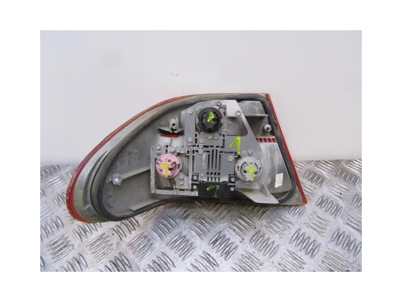 Recambio de piloto trasero dch. : m. benz e 220 : 2.5 td 4p [1998] para m. benz e 220 2.5 td referencia OEM IAM   