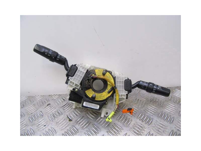 Recambio de mando luces y limpias para mazda 3 (bk) 1.6 di turbo referencia OEM IAM 17D682  