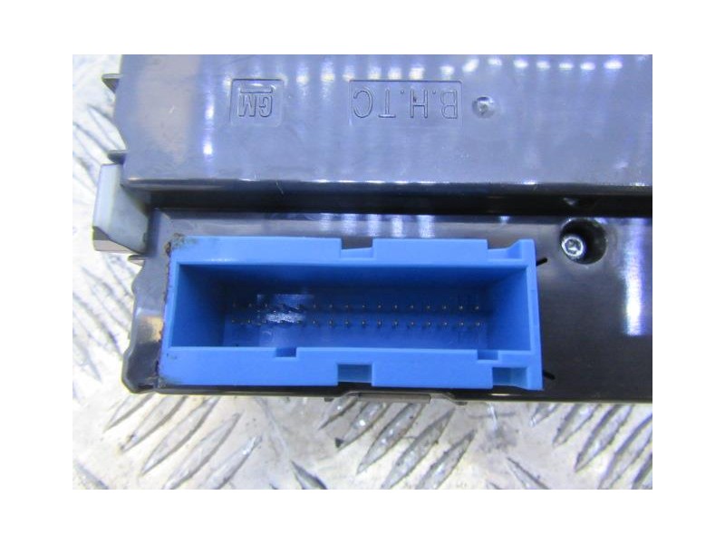 Recambio de mandos calefaccion : opel vectra : 1.9 tddi (150cv) 6v [2007] para opel vectra 1.9 tddi 6v referencia OEM IAM 746707