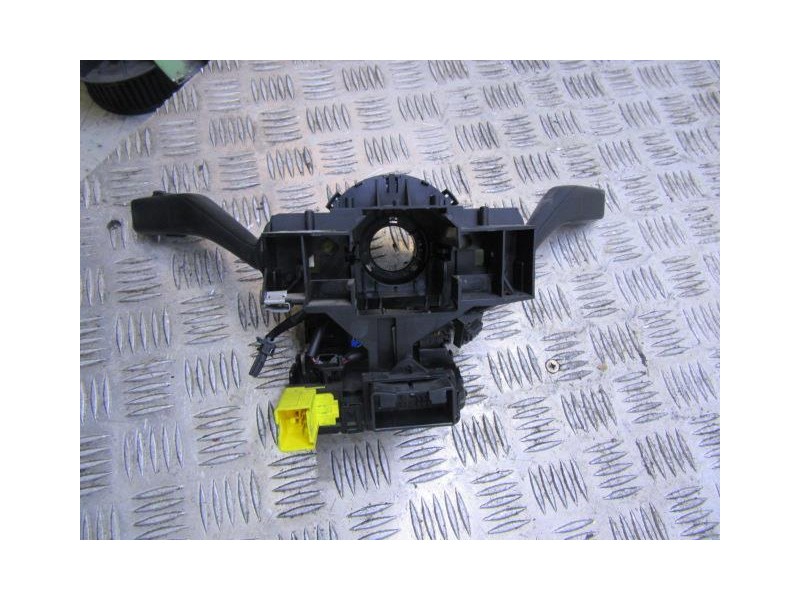 Recambio de mando luces y limpias : volkswagen caddy : 1.9 tdi (104,69cv) [2005] para volkswagen caddy 1.9 tdi referencia OEM IA