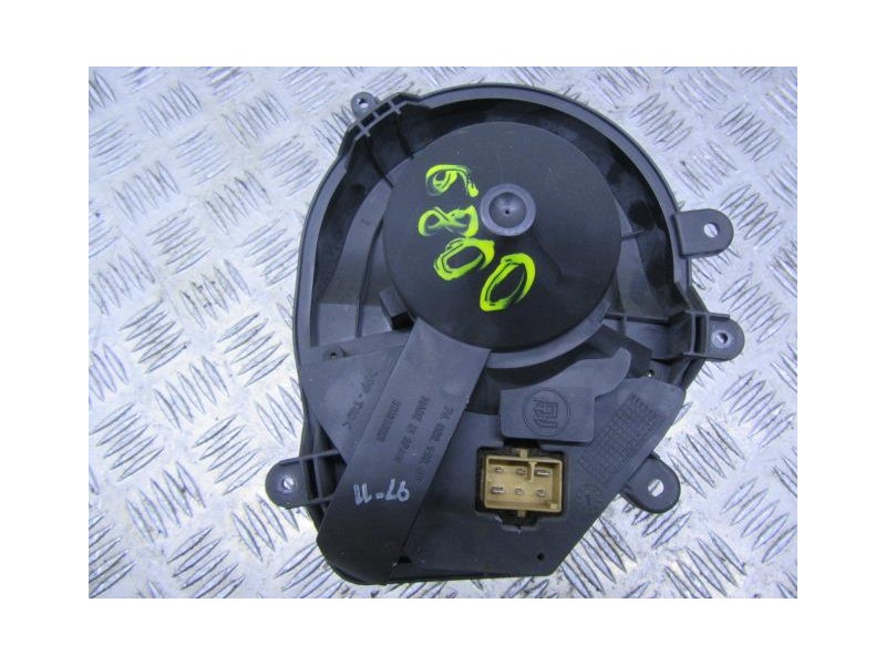 Recambio de motor calefaccion : volkswagen passat : 1.9 tdi [1997] para volkswagen passat 1.9 tdi referencia OEM IAM 8D1820021  