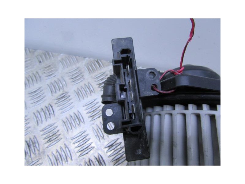 Recambio de motor calefaccion : nissan almera : 2.0 d (74,78cv) [1998] para nissan almera 2.0 d referencia OEM IAM 81253  