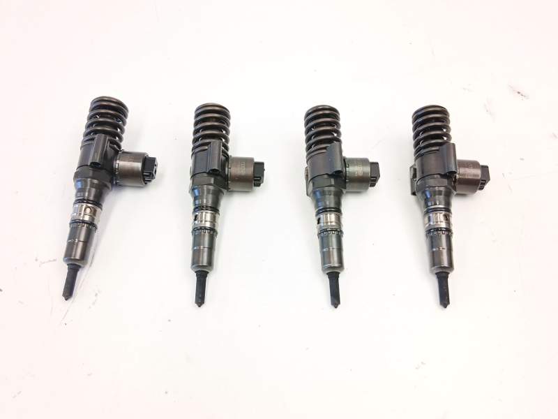 Recambio de inyectores juego para volkswagen golf v (1k1) 2.0 tdi 16v referencia OEM IAM 03G130073G 0414720404 