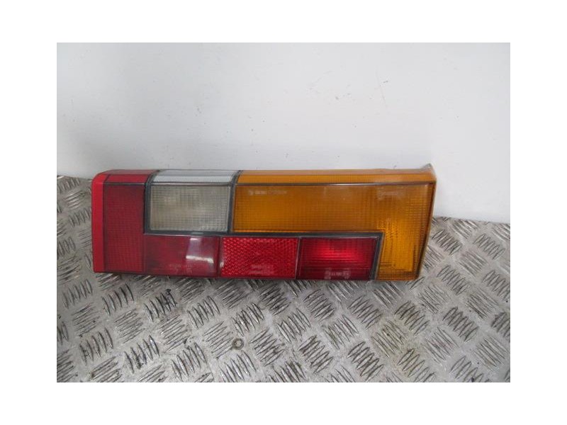 Recambio de piloto trasero izq. : alfa romeo 33 : 1.5 g [1986] para alfa romeo 33 1.5 g referencia OEM IAM   