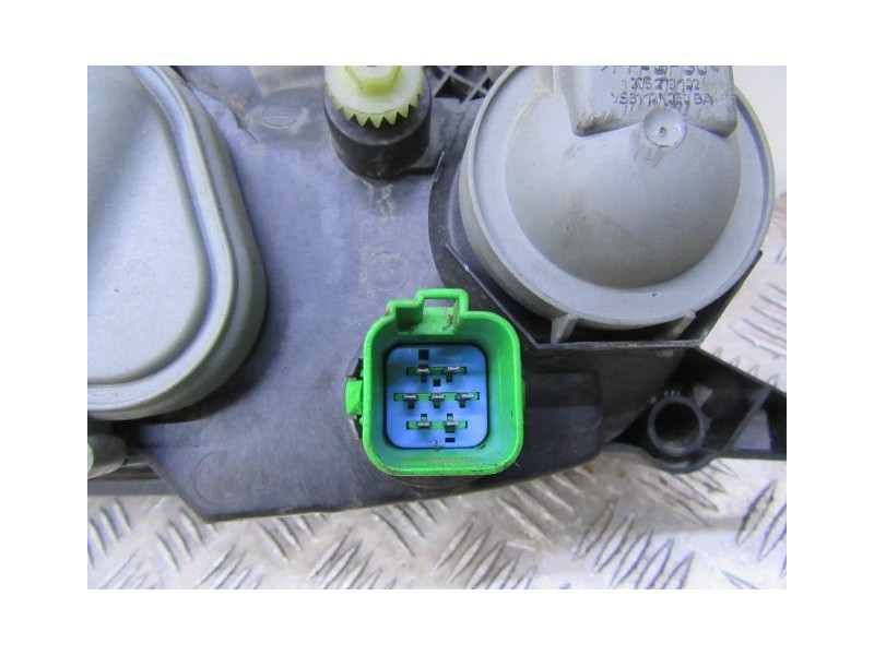 Recambio de faro dcho. : ford fiesta : 1.8 d [2001] para ford fiesta 1.8 d referencia OEM IAM   