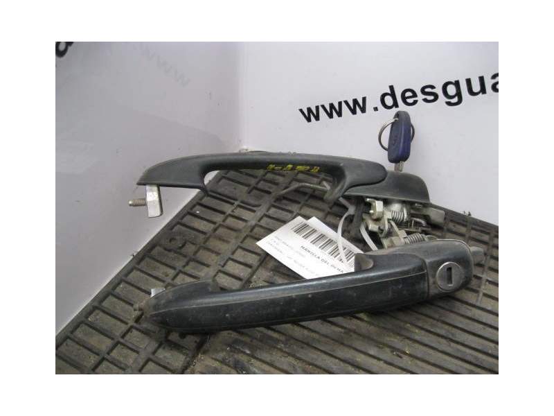 Recambio de manilla delantera derecha para fiat bravo 1.6 g-182a4.000 referencia OEM IAM NEGRA ALGO ROZADA  