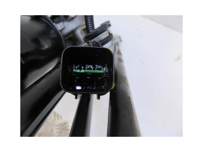 Recambio de motor limpia delantero : kia sorento : 2.5 crdi (140,04cv) [2004] para kia sorento 2.5 crdi referencia OEM IAM 98100