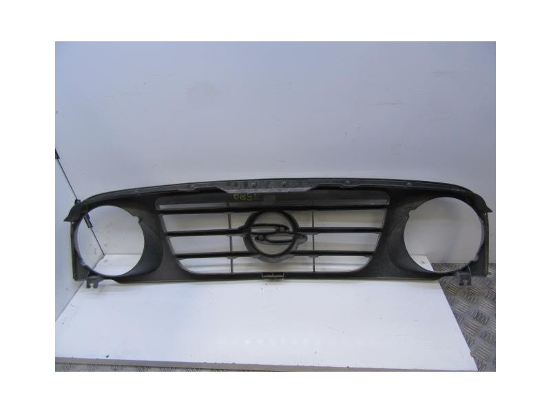 Recambio de rejilla : ssangyong actyon : 2.9 d (662.910) 3p [1999] para ssangyong actyon 2.9 d (662.910) referencia OEM IAM   