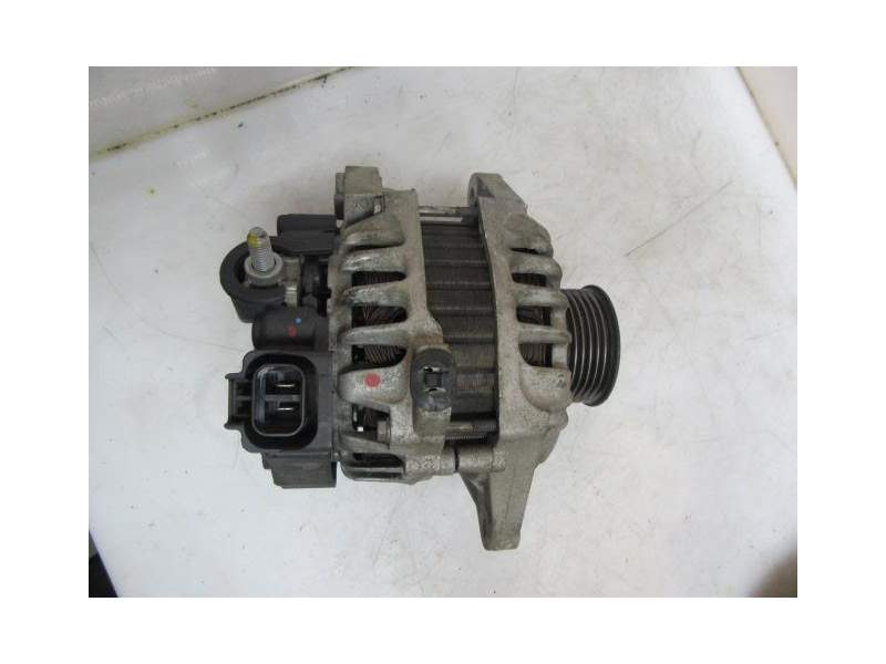 Recambio de alternador para hyundai i30 1.4 g referencia OEM IAM 373002B101 2655447 