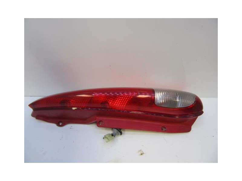 Recambio de piloto trasero dch. : daewoo tacuma : 1.6 g (104,69cv) [2004] para daewoo tacuma 1.6 g referencia OEM IAM   