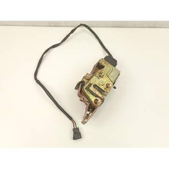 CERRADURA PUERTA TRASERA DERECHA B01A72310J 