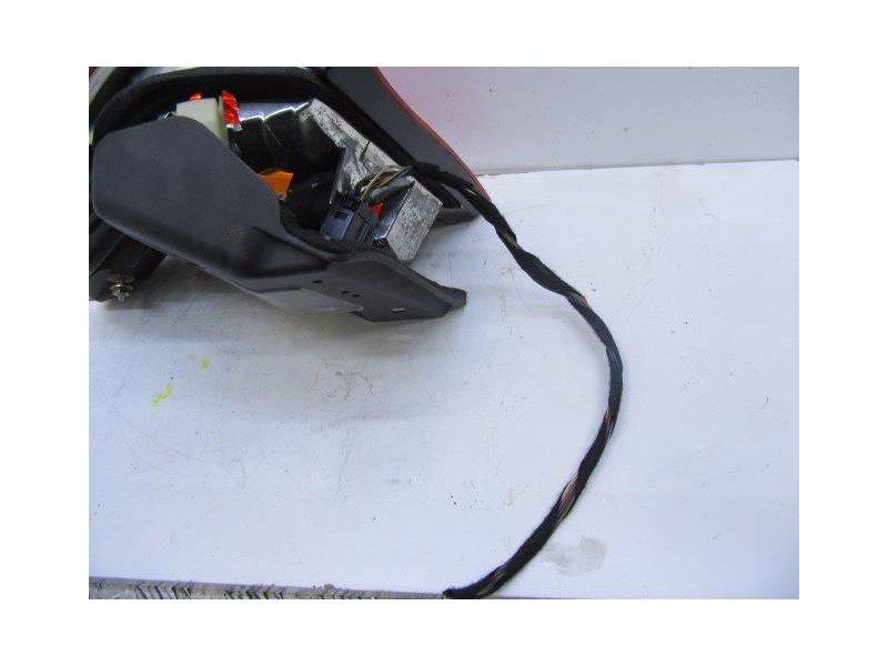 Recambio de piloto trasero dch. : bmw 320 : 2.0 td (149,56cv) [2003] para bmw  320 2.0 td referencia OEM IAM   