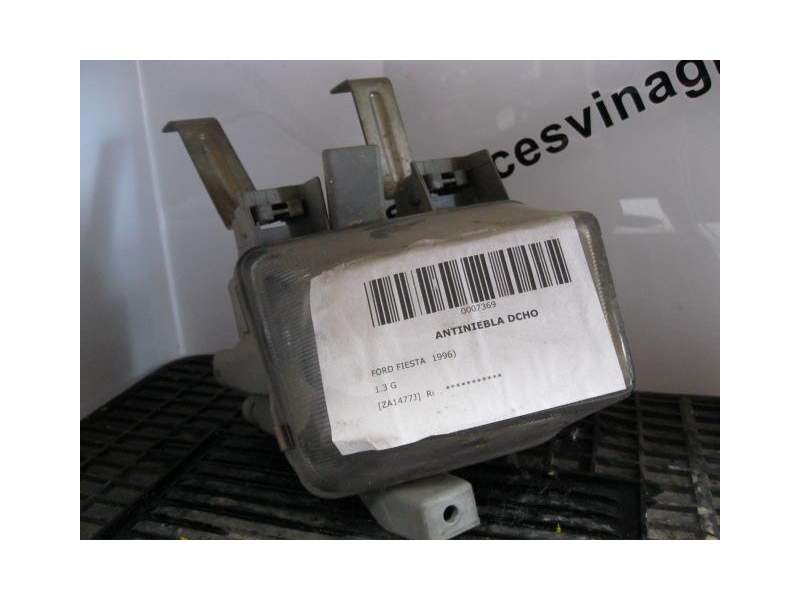 Recambio de antiniebla derecho para ford fiesta 1.3 g/j4c referencia OEM IAM BLANCO  