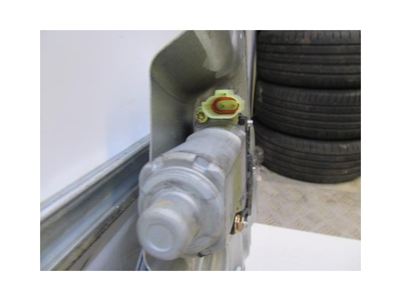 Recambio de elevalunas elec. tra. dch. : kia cerato : 1.6 g (104,96cv) [2005] para kia cerato 1.6 g referencia OEM IAM ELECTRICO