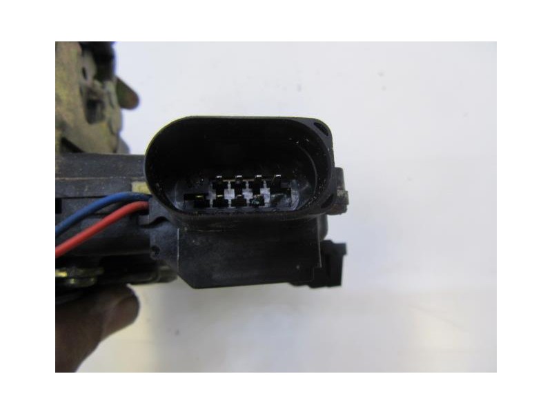 Recambio de cerradura pta. del. dch. : audi a6 : 2.5 td (149,56cv) [2002] para audi a6 2.5 td referencia OEM IAM   