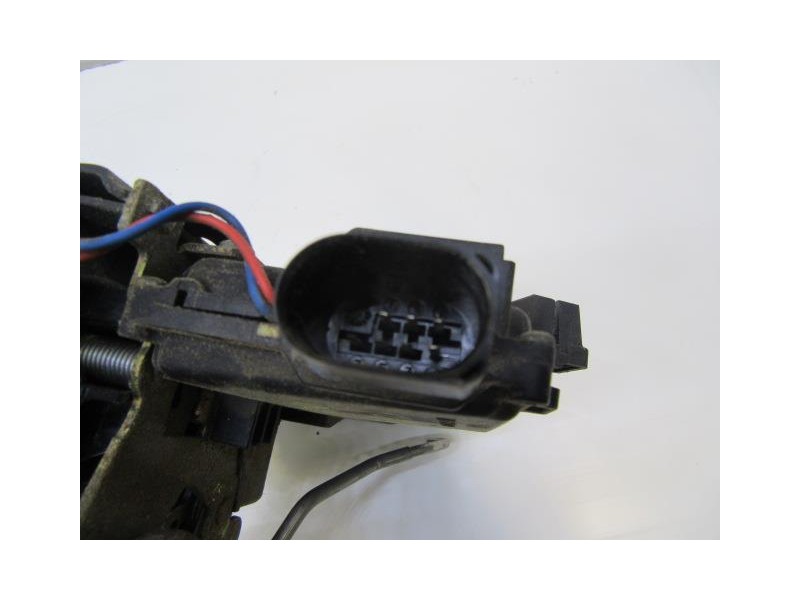 Recambio de cerradura pta. tras. izq. : audi a6 : 2.5 td (149,56cv) [2002] para audi a6 2.5 td referencia OEM IAM   