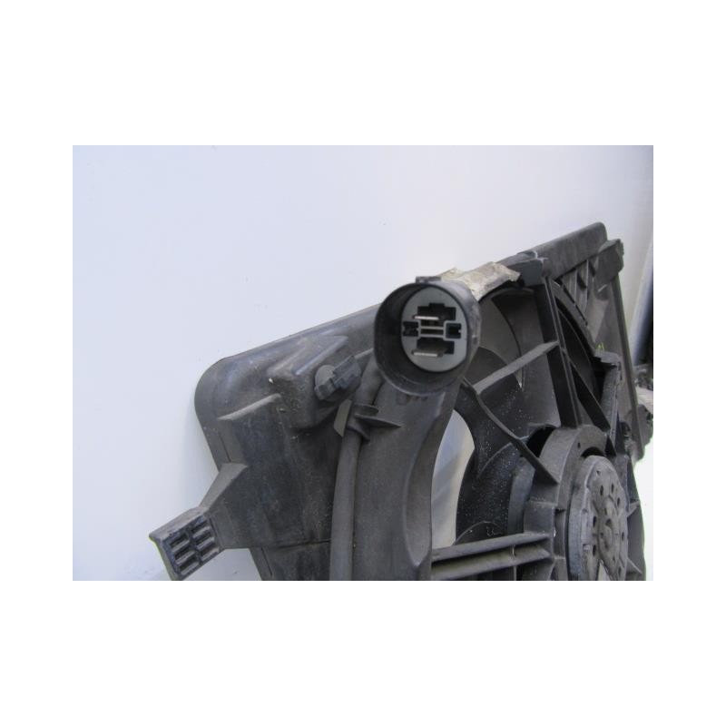 Recambio de electroventilador : ford focus : 1.6 tdci (108,77cv) [2009] para ford focus 1.6 tdci referencia OEM IAM 3M5H-8C607-R