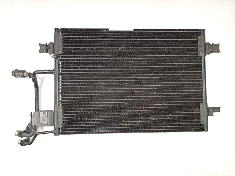 Recambio de radiador aire acondicionado para audi a4 avant referencia OEM IAM 8D0260401A 4945635 4825941