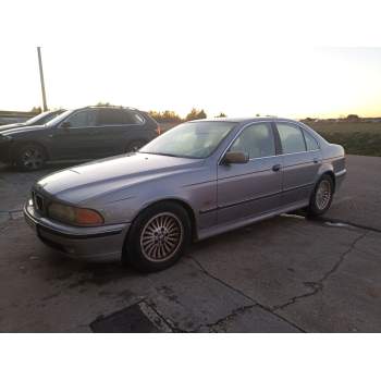 BMW 5 (E39)