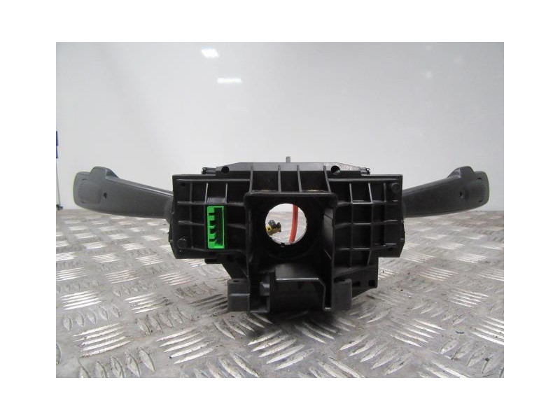 Recambio de mando luces y limpias : volvo s40 : 1.6 td [2007] para volvo s40 1.6 td referencia OEM IAM P30773155  