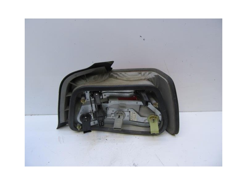 Recambio de piloto trasero izq. : bmw 320 : 1.7 tds (89,73cv) [1997] para bmw  320 1.7 tds referencia OEM IAM   