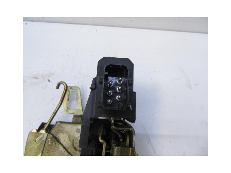 Recambio de cerradura pta. del. dch. : bmw 320 : 1.7 tds (89,73cv) [1997] para bmw  320 1.7 tds referencia OEM IAM   