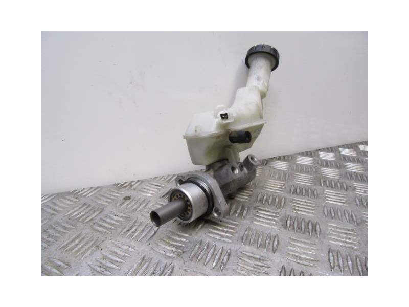 Recambio de bomba de freno para nissan note (e11, ne11) 1.5 dci referencia OEM IAM 46010AX701  