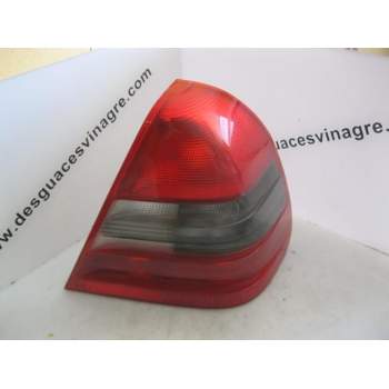 PILOTO TRASERO DERECHO A2028202266 