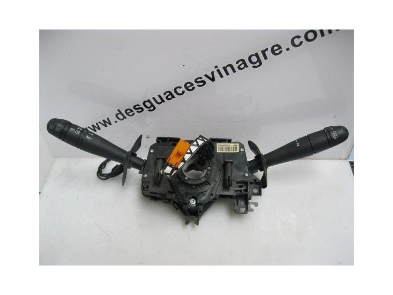 Recambio de mando luces y limpias : renault clio : 1.2 g -d7f (58,48cv) 3p [1999] para renault clio 1.2 g -d7f referencia OEM IA