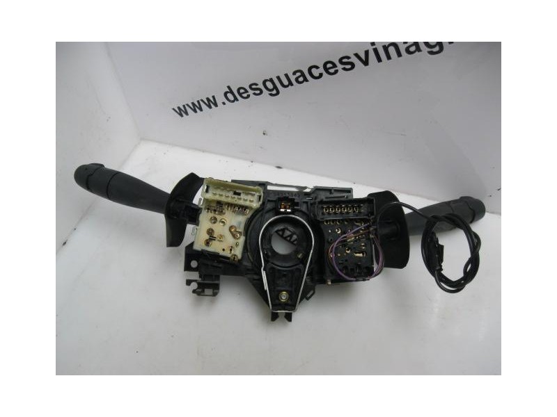 Recambio de mando luces y limpias : renault clio : 1.2 g -d7f (58,48cv) 3p [1999] para renault clio 1.2 g -d7f referencia OEM IA