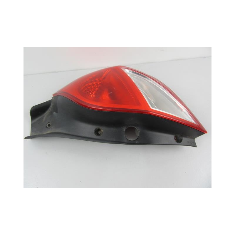 Recambio de piloto trasero dch. : renault clio : 1.1 g (74,78cv) [2010] para renault clio 1.1 g referencia OEM IAM   